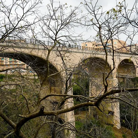 Finestra Sui Ponti רגוזה