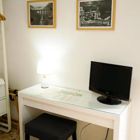 לינה וארוחת בוקר Finestra Sui Ponti רגוזה